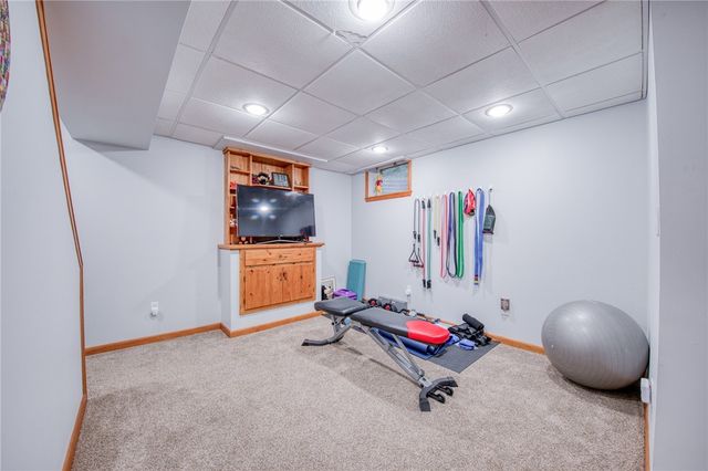 102 Bayberry Lane, Cranberry Twp, PA 16066