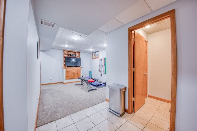 102 Bayberry Lane, Cranberry Twp, PA 16066