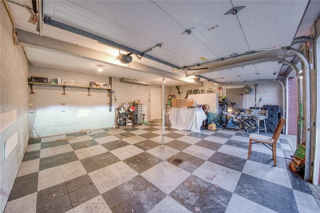 102 Bayberry Lane, Cranberry Twp, PA 16066