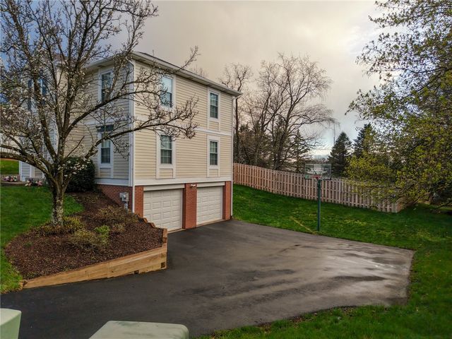 102 Bayberry Lane, Cranberry Twp, PA 16066