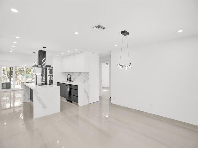 4530 SW 34th Drive, Dania Beach, FL 33312