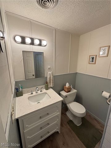 10526 Florida Street, Aurora, OH 44202