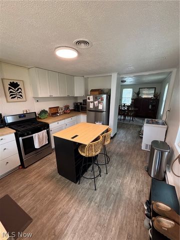 10526 Florida Street, Aurora, OH 44202