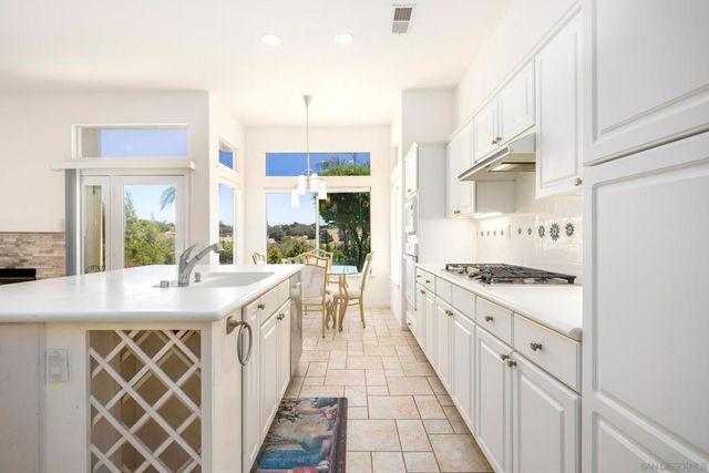 1221 Palomares Ct., Fallbrook, CA 92028