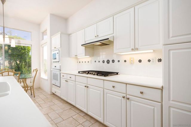 1221 Palomares Ct., Fallbrook, CA 92028