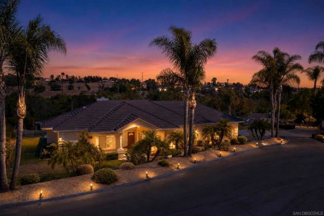 1221 Palomares Ct., Fallbrook, CA 92028
