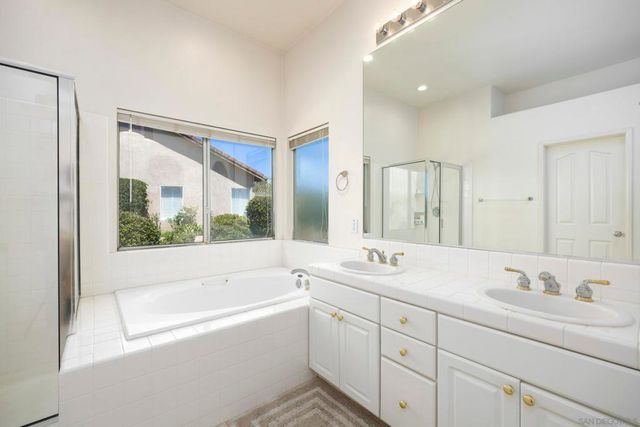 1221 Palomares Ct., Fallbrook, CA 92028