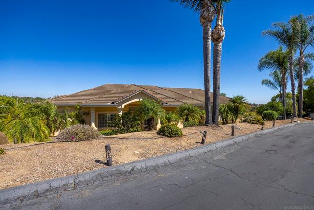 1221 Palomares Ct., Fallbrook, CA 92028