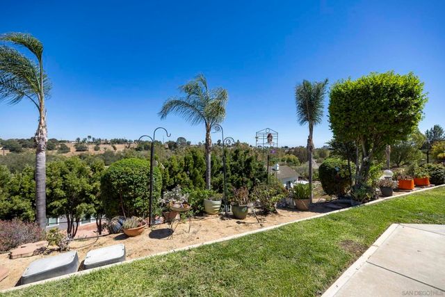 1221 Palomares Ct., Fallbrook, CA 92028