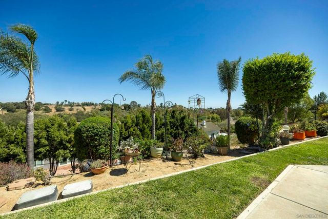 1221 Palomares Ct., Fallbrook, CA 92028