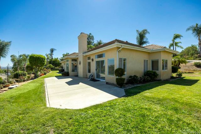 1221 Palomares Ct., Fallbrook, CA 92028