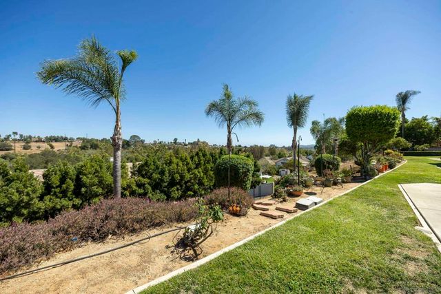 1221 Palomares Ct., Fallbrook, CA 92028