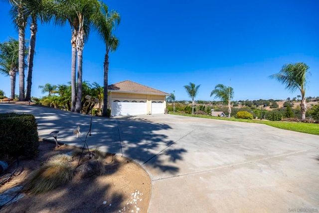 1221 Palomares Ct., Fallbrook, CA 92028