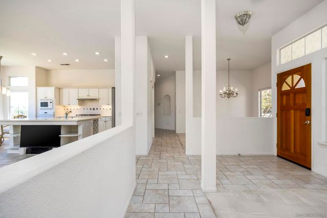 1221 Palomares Ct., Fallbrook, CA 92028