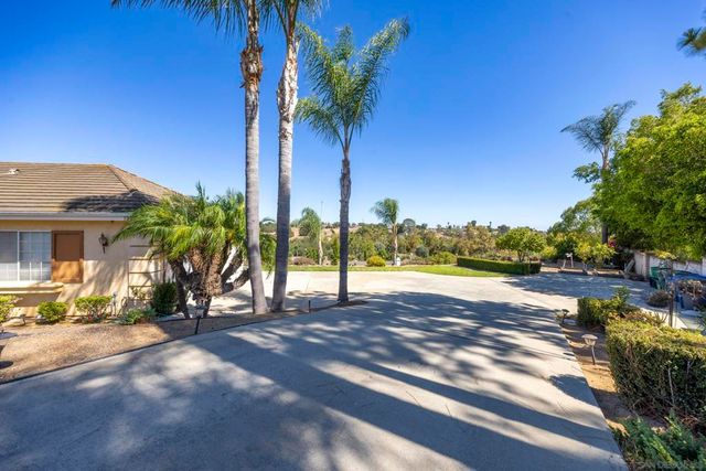 1221 Palomares Ct., Fallbrook, CA 92028