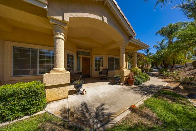 1221 Palomares Ct., Fallbrook, CA 92028