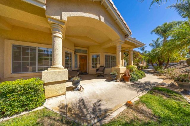 1221 Palomares Ct., Fallbrook, CA 92028