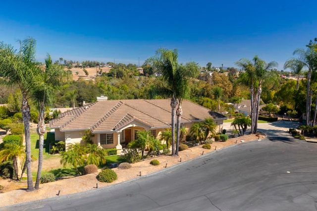 1221 Palomares Ct., Fallbrook, CA 92028