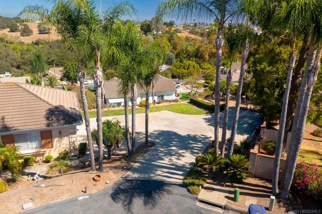 1221 Palomares Ct., Fallbrook, CA 92028