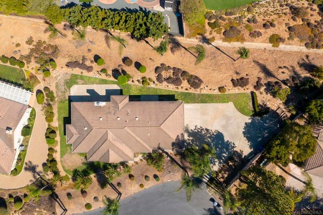 1221 Palomares Ct., Fallbrook, CA 92028