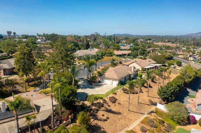 1221 Palomares Ct., Fallbrook, CA 92028