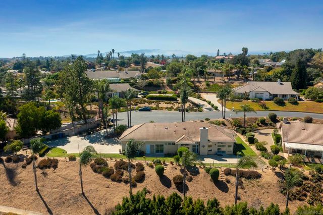 1221 Palomares Ct., Fallbrook, CA 92028