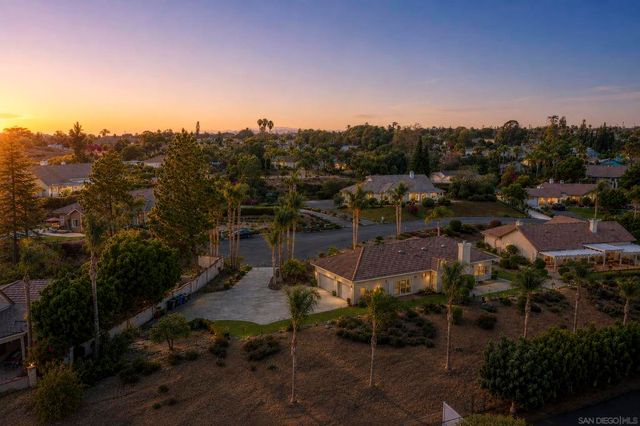 1221 Palomares Ct., Fallbrook, CA 92028