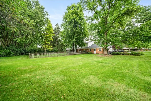 2196 Merrimont Drive, Troy, OH 45373