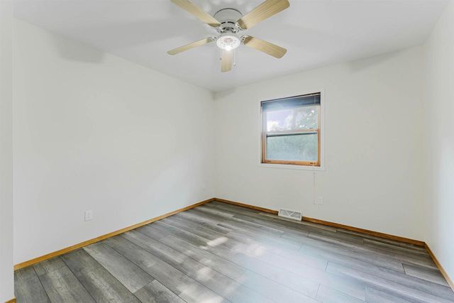 992 HONEY CREEK ROAD, Oshkosh, WI 54904