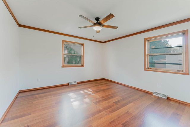992 HONEY CREEK ROAD, Oshkosh, WI 54904