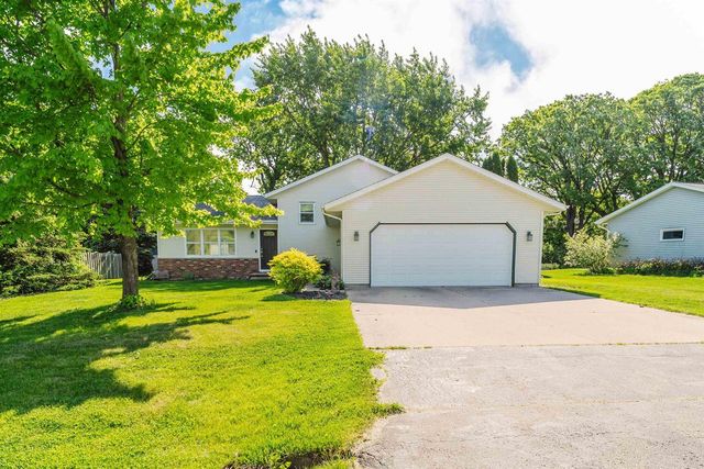 992 HONEY CREEK ROAD, Oshkosh, WI 54904