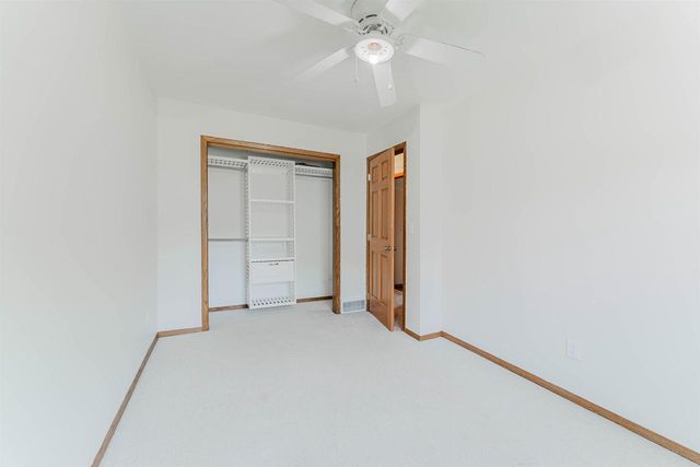 992 HONEY CREEK ROAD, Oshkosh, WI 54904