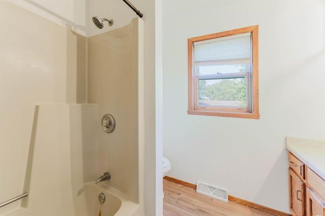 992 HONEY CREEK ROAD, Oshkosh, WI 54904
