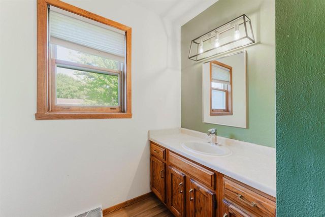 992 HONEY CREEK ROAD, Oshkosh, WI 54904