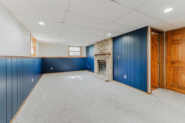 992 HONEY CREEK ROAD, Oshkosh, WI 54904
