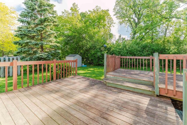 992 HONEY CREEK ROAD, Oshkosh, WI 54904