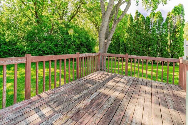 992 HONEY CREEK ROAD, Oshkosh, WI 54904