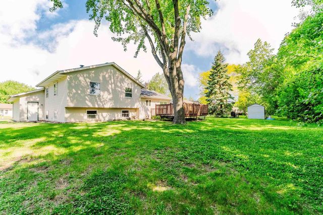 992 HONEY CREEK ROAD, Oshkosh, WI 54904