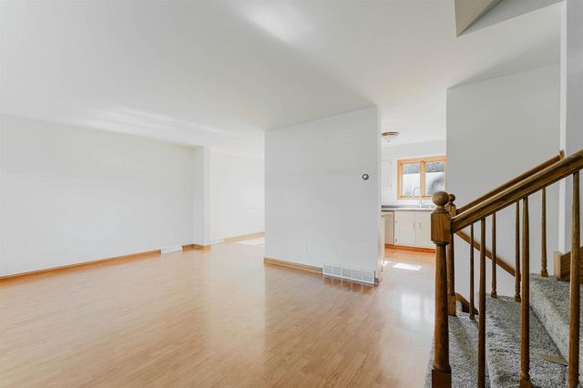 992 HONEY CREEK ROAD, Oshkosh, WI 54904