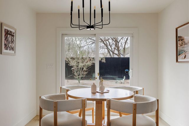 2220 E Stassney LN B, Austin, TX 78744