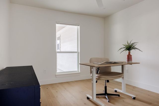 2220 E Stassney LN B, Austin, TX 78744