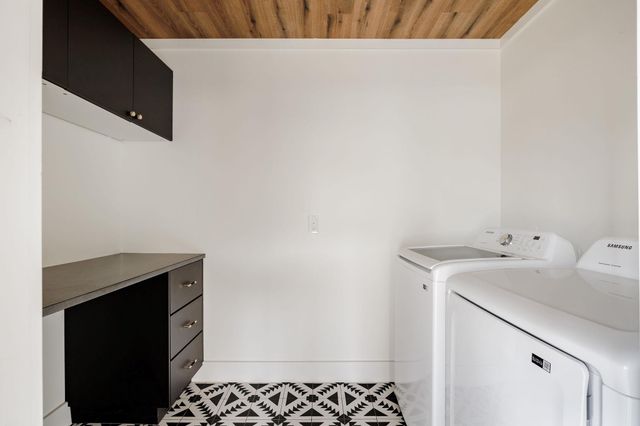 2220 E Stassney LN B, Austin, TX 78744