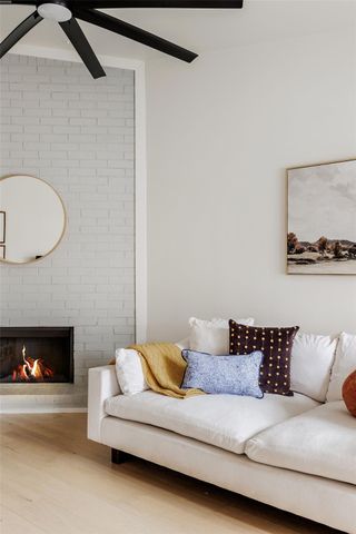 2220 E Stassney LN B, Austin, TX 78744