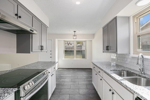 1417 Warren Lane, Fort Worth, TX 76112