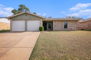 1417 Warren Lane, Fort Worth, TX 76112