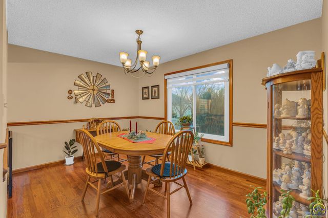 3509 SW Westport DR, Topeka, KS 66614