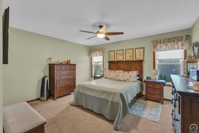 3509 SW Westport DR, Topeka, KS 66614