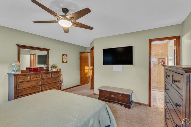 3509 SW Westport DR, Topeka, KS 66614