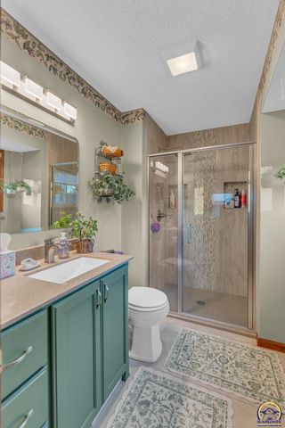 3509 SW Westport DR, Topeka, KS 66614