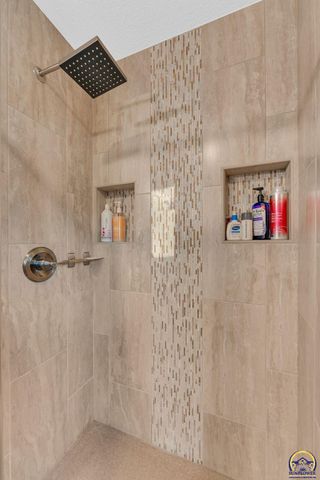 3509 SW Westport DR, Topeka, KS 66614